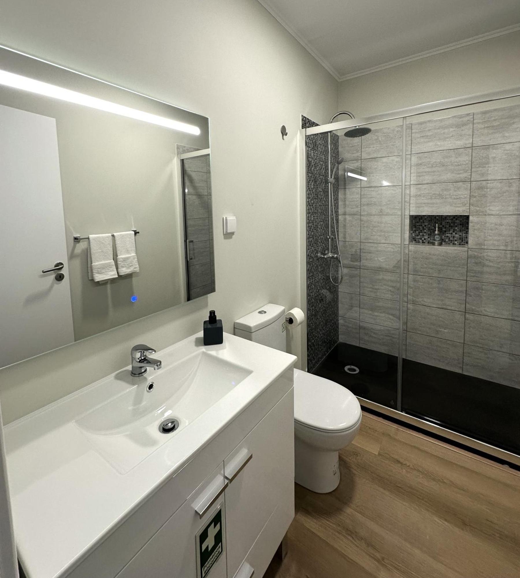 Oasis Suites - Funchal Buitenkant foto